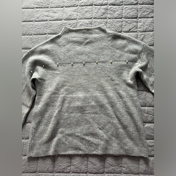 Sweaters - Gray Sweater with Pearl Details. Excellent Condition.